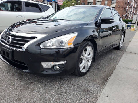 2015 Nissan Altima for sale at OFIER AUTO SALES in Freeport NY