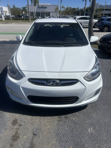 2012 Hyundai Accent SE