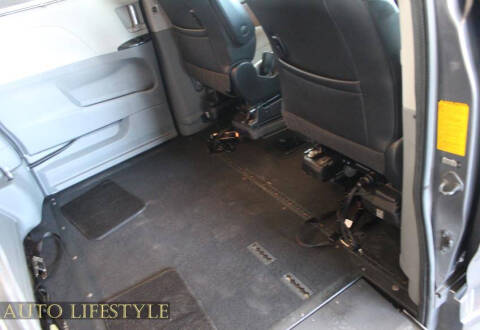 2013 Toyota Sienna SE 8-Passenger