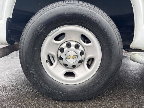 2023 Chevrolet Express 2500