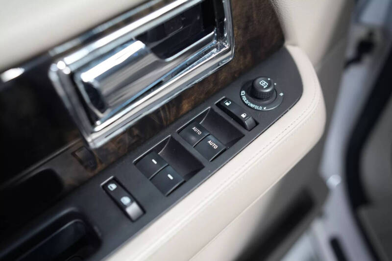 2017 Lincoln Navigator Select