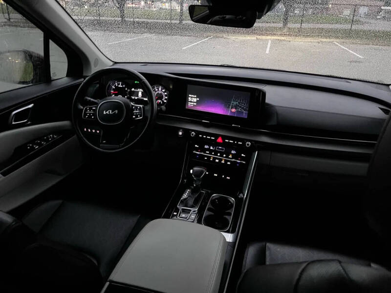 2022 Kia Carnival EX