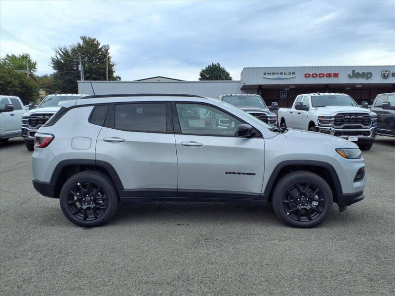 2026 Jeep Compass Latitude Altitude