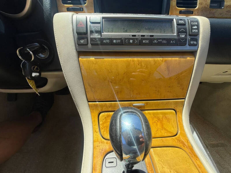 2003 Lexus SC 430