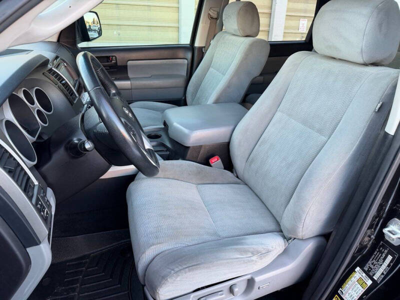 2016 Toyota Sequoia SR5