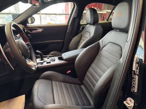 2025 Alfa Romeo Giulia Intensa