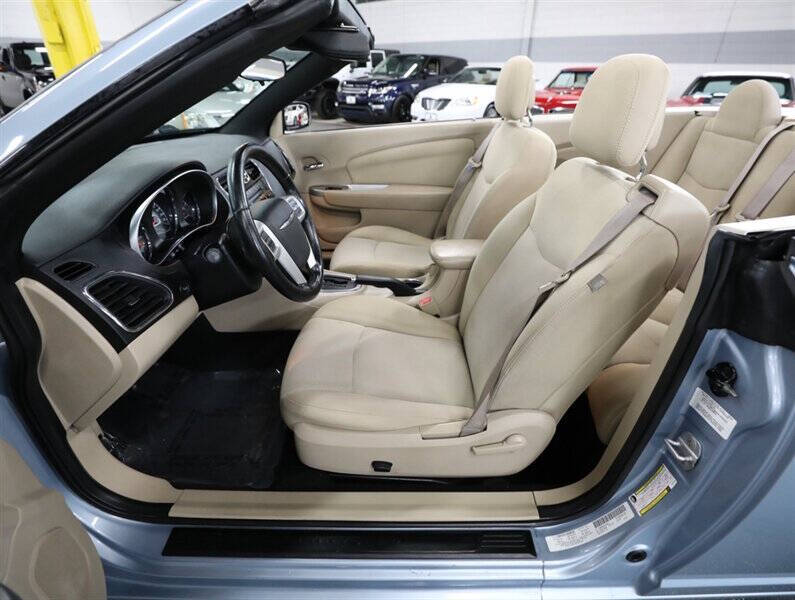2012 Chrysler 200 Touring