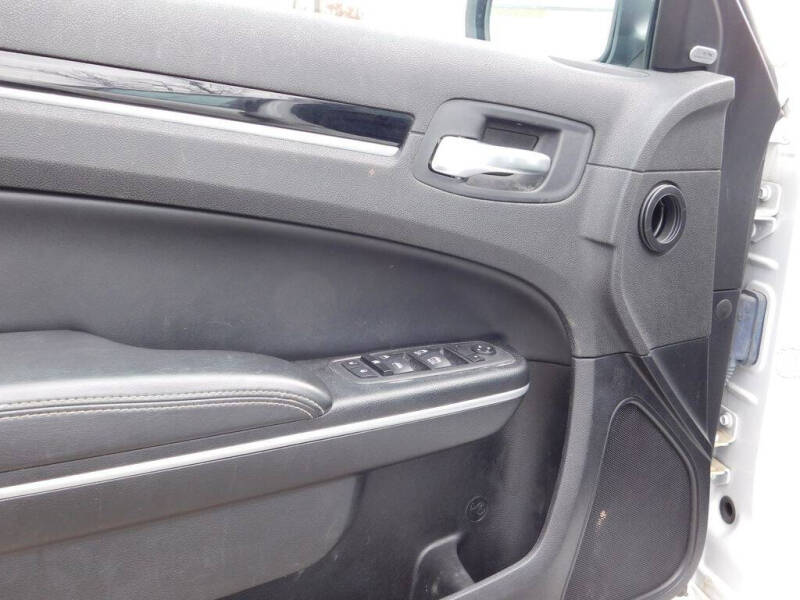 2023 Chrysler 300 S V6