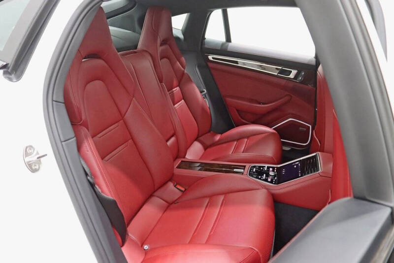 2022 Porsche Panamera