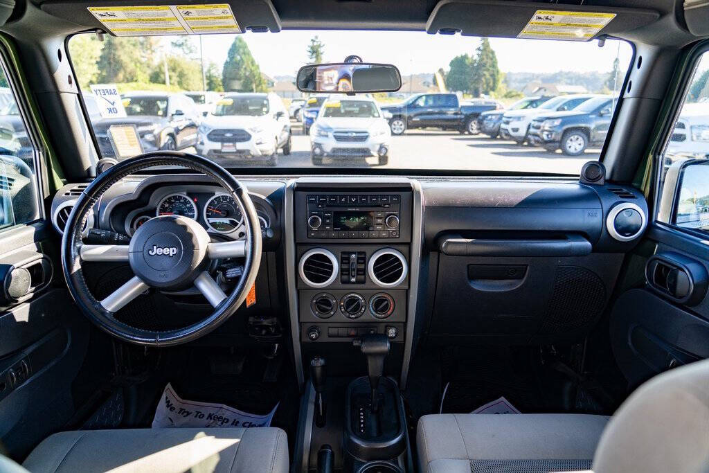 2008 Jeep Wrangler Unlimited for sale at Auto Destination in Puyallup, WA