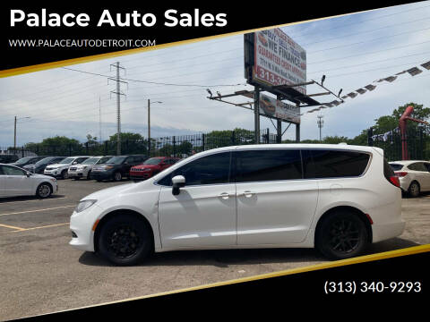 2017 Chrysler Pacifica for sale at Palace Auto Sales in Detroit MI