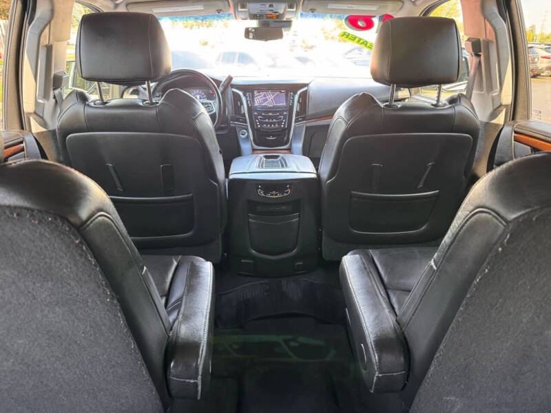 2018 Cadillac Escalade ESV Luxury