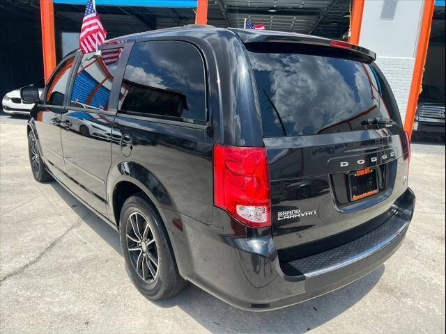 2016 DODGE Grand Caravan Minivan - $9,897