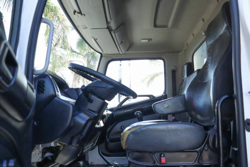 2016 Hino 268