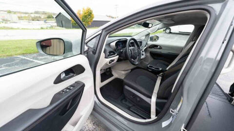 2020 Chrysler Pacifica Touring