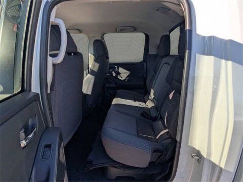 2025 Nissan Frontier SV