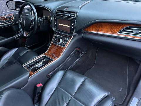 2018 Lincoln Continental Select