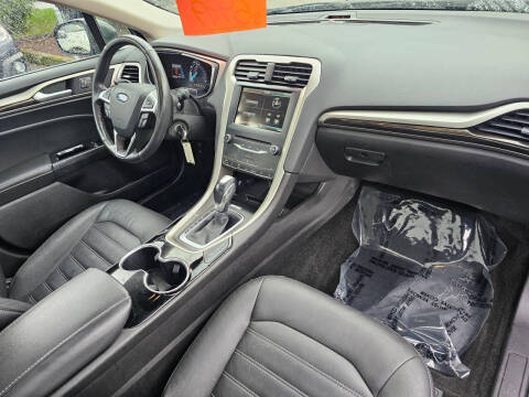 2015 Ford Fusion SE
