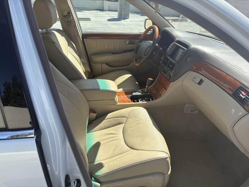 2005 Lexus LS 430