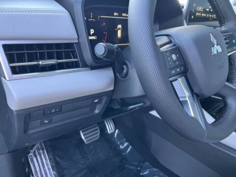 2025 Mitsubishi Outlander SEL Platinum Edition