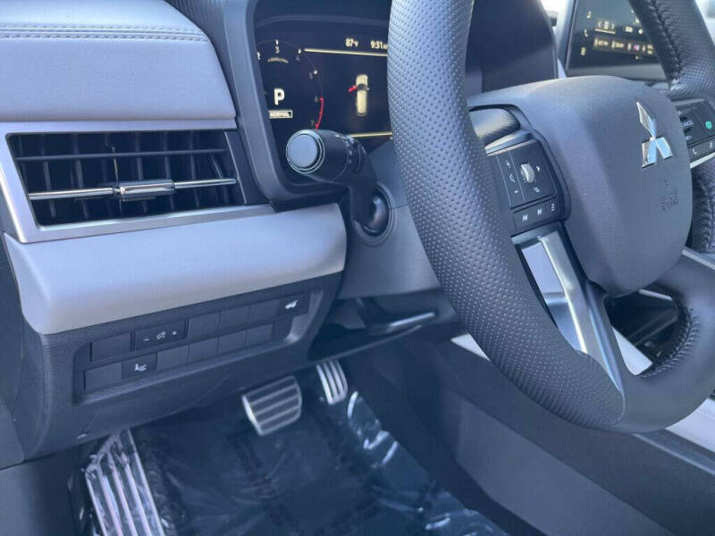 2025 Mitsubishi Outlander SEL Platinum Edition