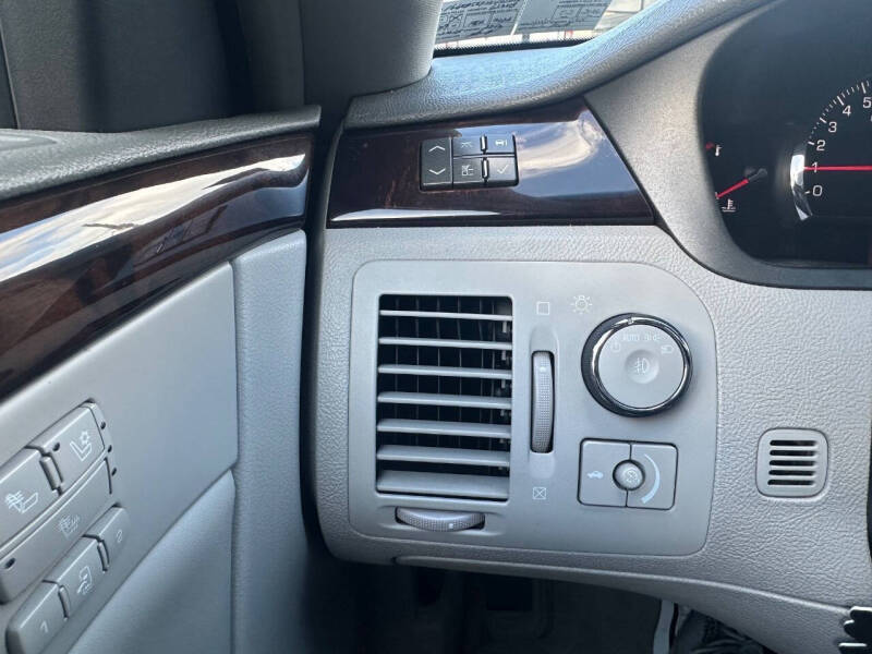 2010 Cadillac DTS Luxury Collection