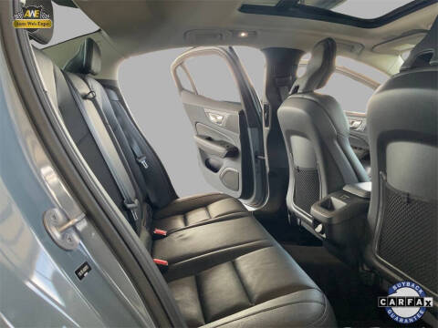 2024 Volvo S60 B5 Plus Dark Theme