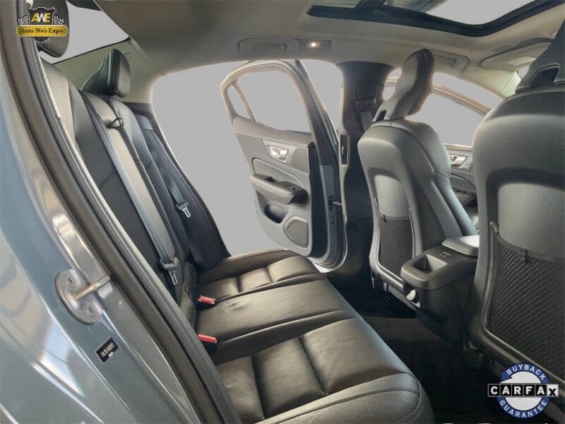 2024 Volvo S60 B5 Plus Dark Theme