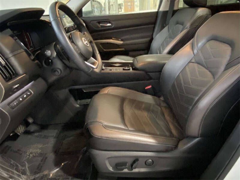 2024 Nissan Pathfinder Platinum