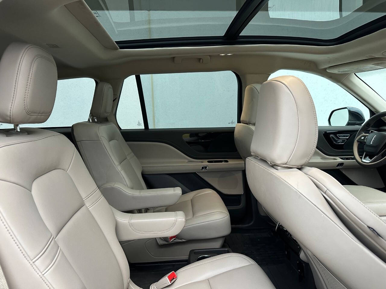 2023 Lincoln Aviator for sale at Phoenix Motor Co in Romulus, MI