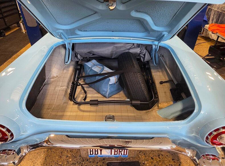 1957 Ford Thunderbird