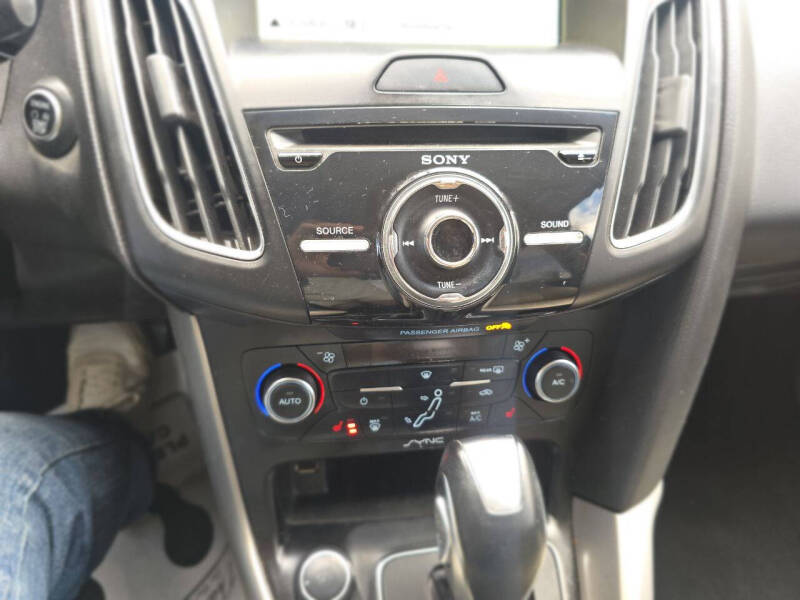 2017 Ford Focus Titanium