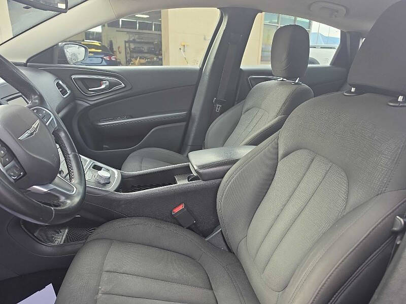 2017 Chrysler 200
