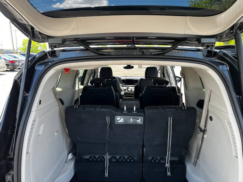 2020 Chrysler Pacifica Touring L