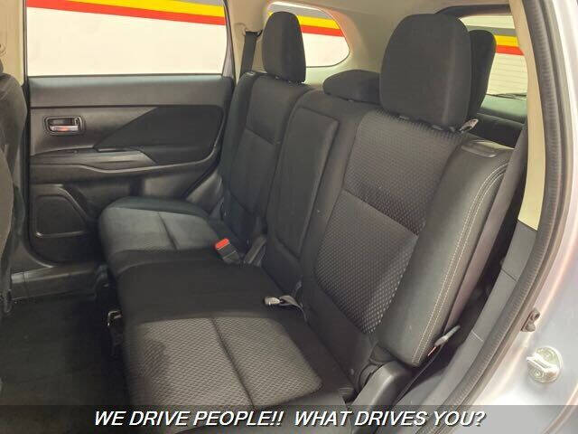 2017 Mitsubishi Outlander ES