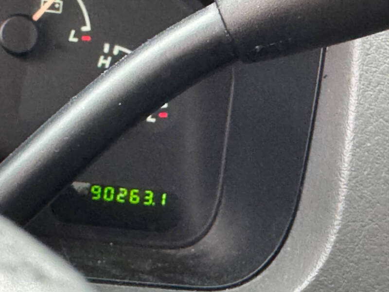 2002 Ford Explorer XLS