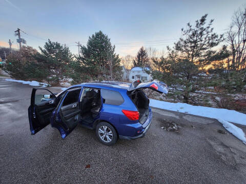 2017 Nissan Pathfinder SV