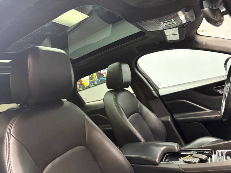 2020 Jaguar F-PACE 25t Premium