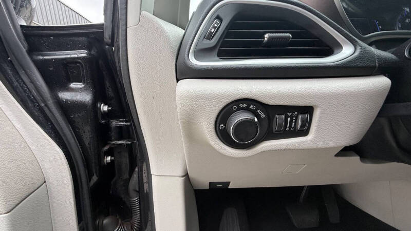 2017 Chrysler Pacifica Touring