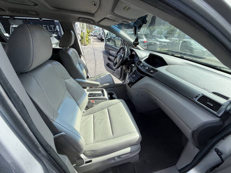 2011 Honda Odyssey EX-L w/DVD