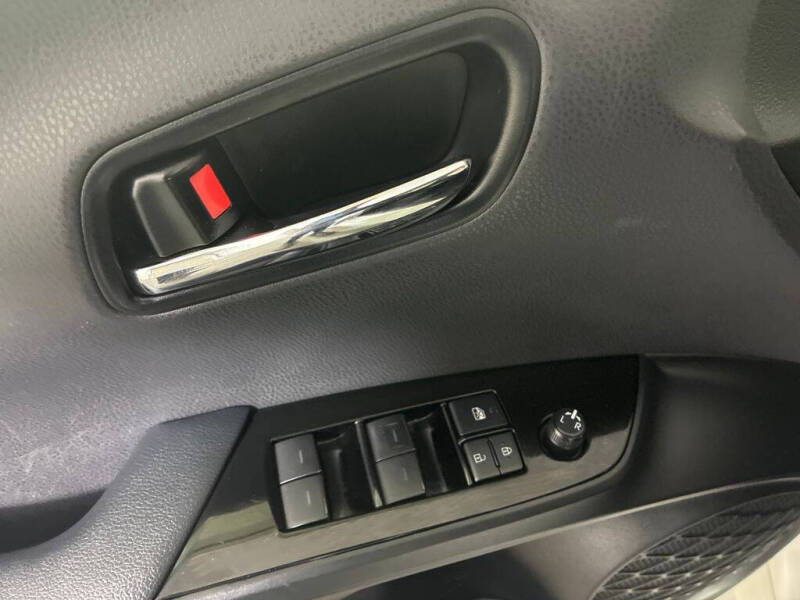 2019 Toyota Prius LE AWD-e