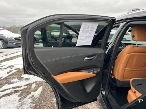 2023 Cadillac XT4 Premium Luxury