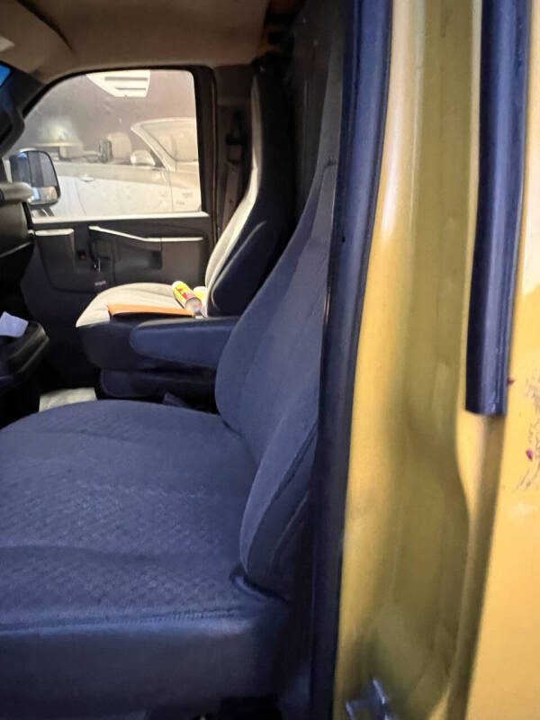 2021 Chevrolet Express 2500