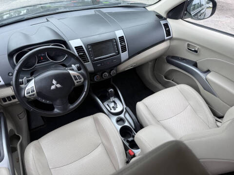 2012 Mitsubishi Outlander SE