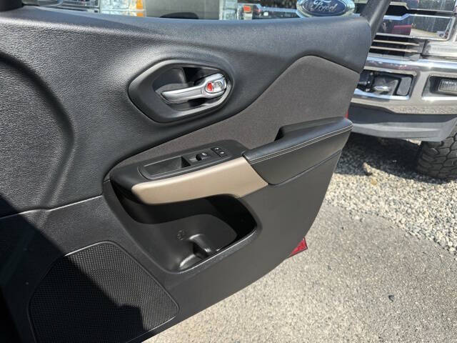 2017 Jeep Cherokee Sport