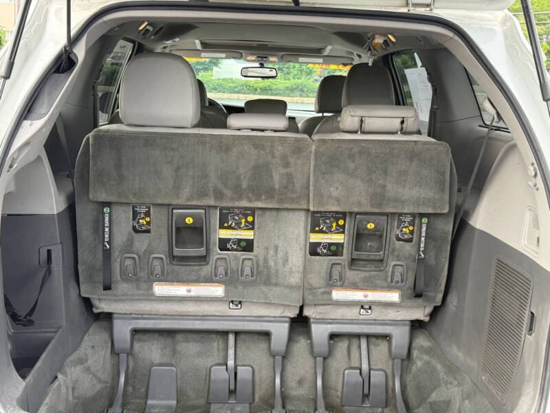 2017 Toyota Sienna XLE 8-Passenger