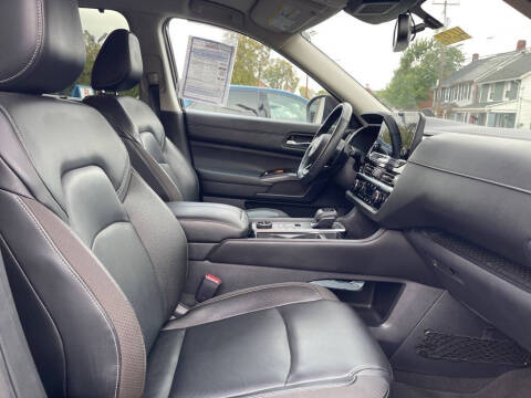 2022 Nissan Pathfinder SL