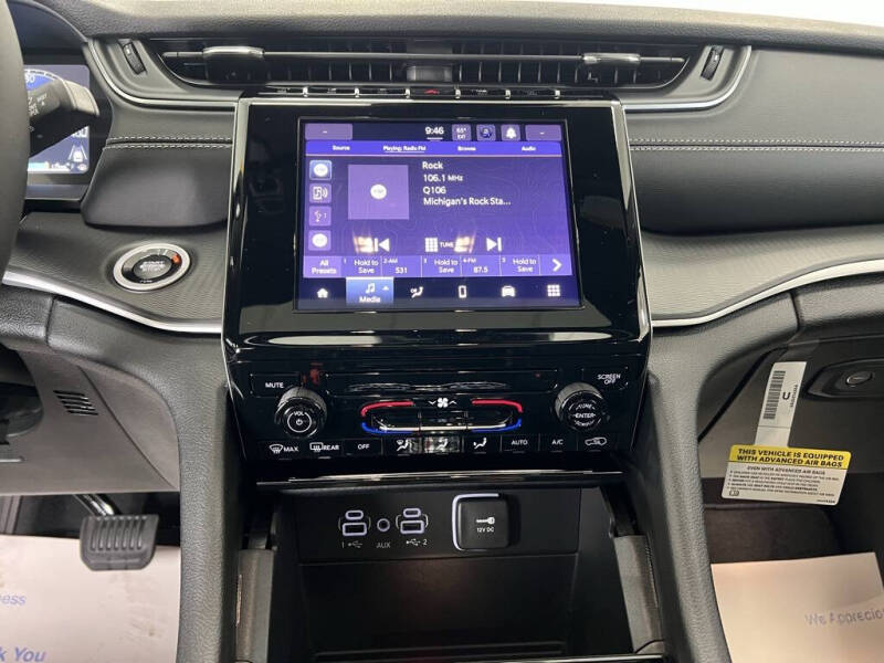 2025 Jeep Grand Cherokee Laredo X