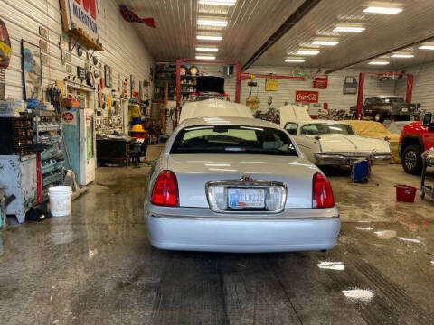 2002 Lincoln Town Car