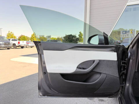2022 Tesla Model S Plaid